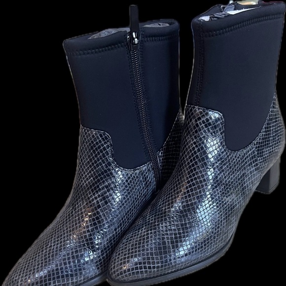 Trotters “Kippie” Leather/ Snakeskin Patterned Bootie Women’s Size 7 MSRP 140 - Picture 3 of 8